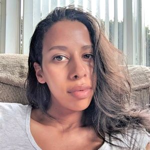 Meet your Posher, Desiree